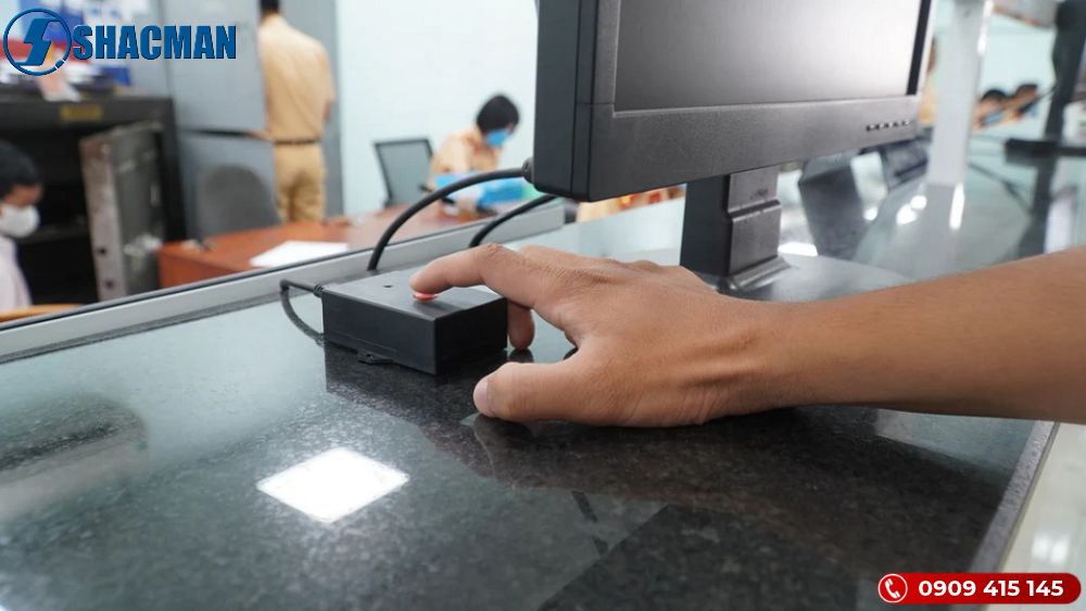 Mẹo nhấn giữ nút bấm từ 5-10 giây khi bấm biển số