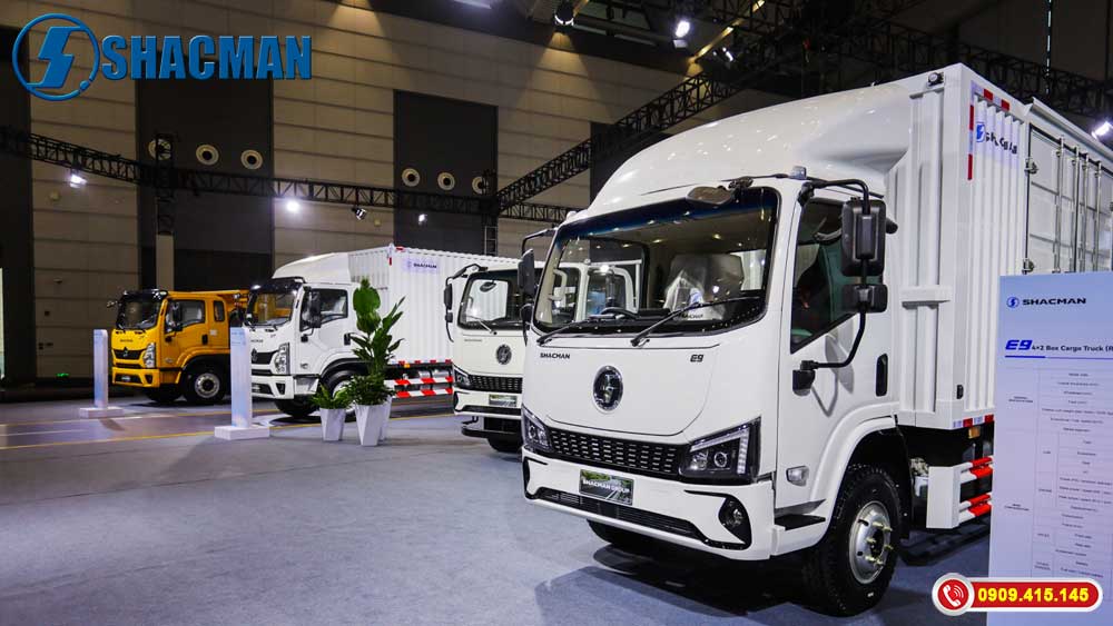 Khu trưng bày các sản phẩm chủ lực của Shacman