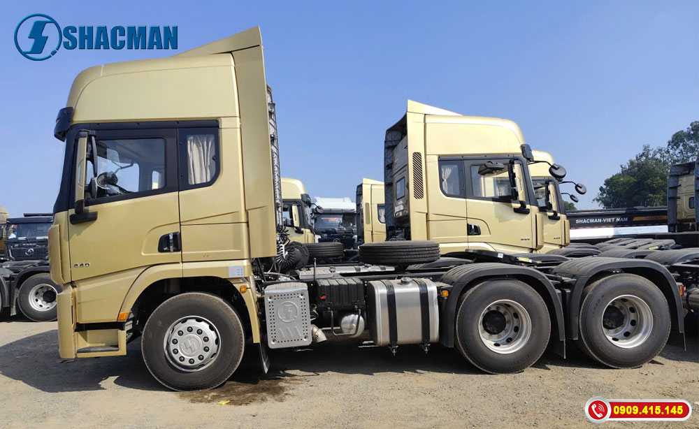 Xe đầu kéo Shacman X5000 440HP màu vàng