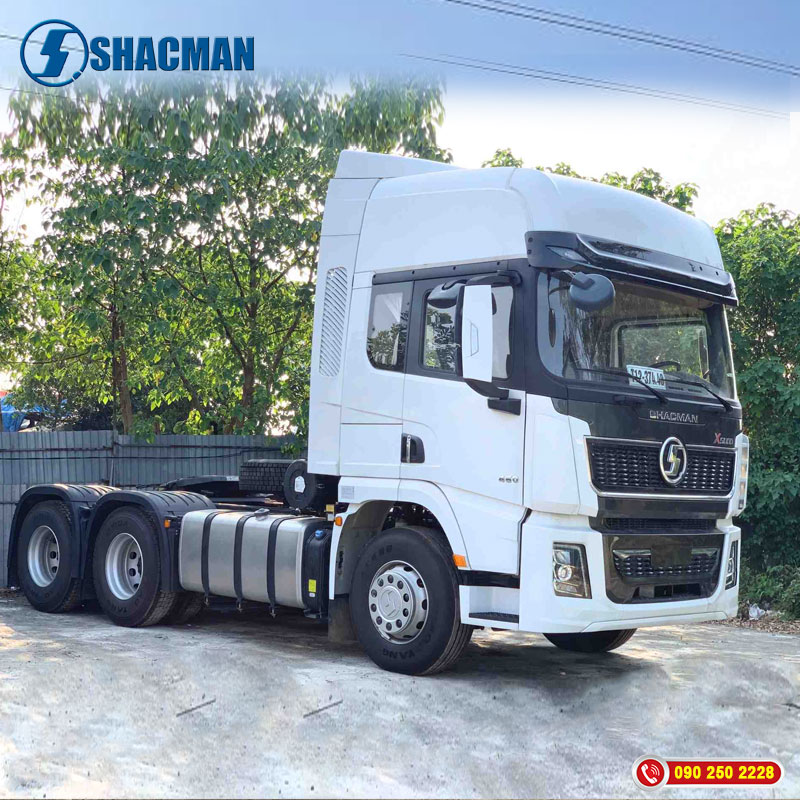 Xe đầu kéo Shacman X5000 440HP tại Showroom
